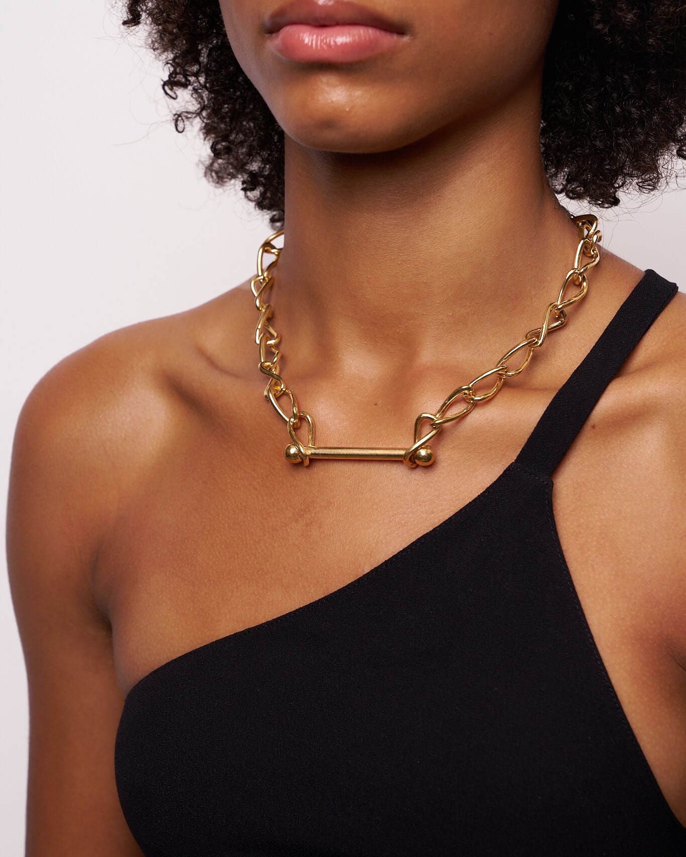 Model in Infinity Barred Necklace in gold vermeil