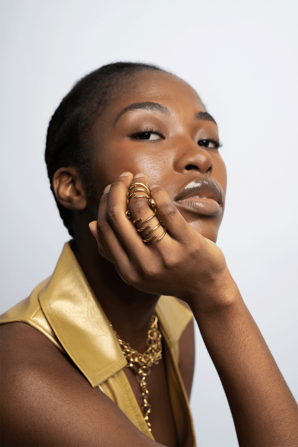 Model wearing the Xtra FingerRing in gold vermeil